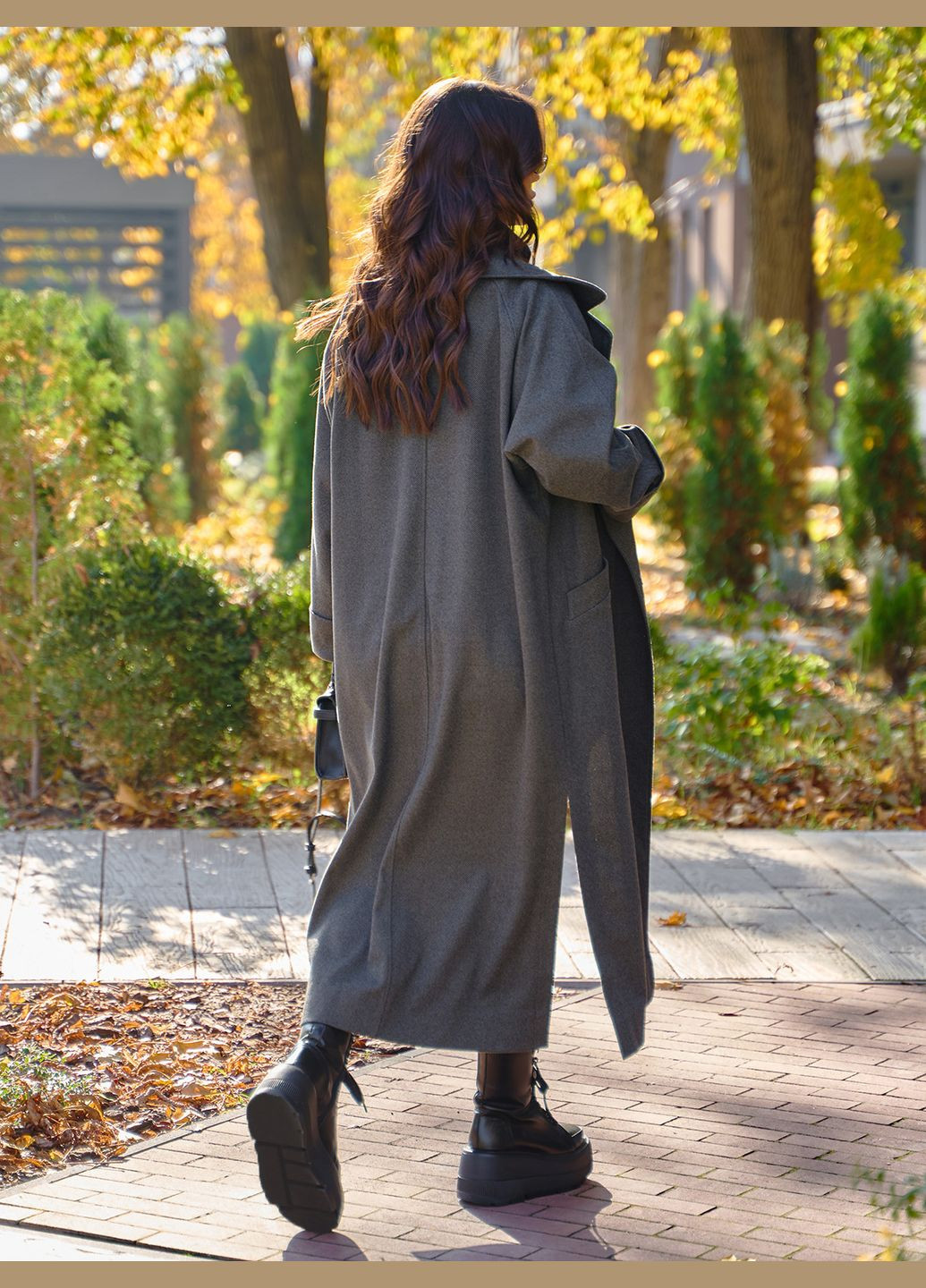 Сіре демісезонне Жіночі пальта двобортне ISSA PLUS