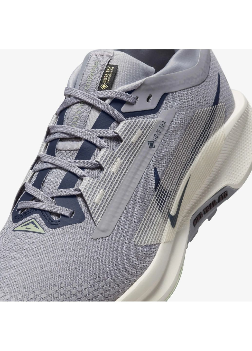 Сірі кросівки чоловічі pegasus trail 5 gtx grey fq0908-006 Nike
