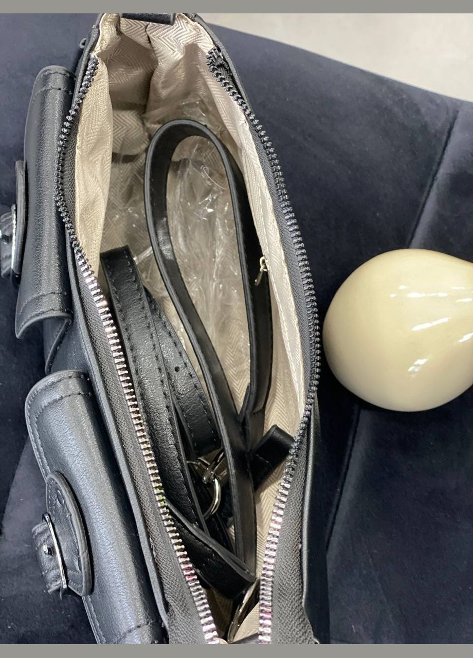 Жіноча брутальна сумка с карманами з еко-шкіри чорного кольору 32381 No Brand (331333304)