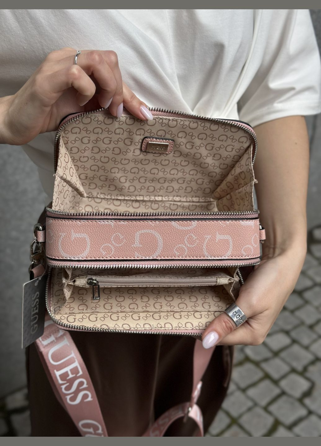 Жіноча сумка Guess крос-боді прямокутна рожева No Brand (295903389)