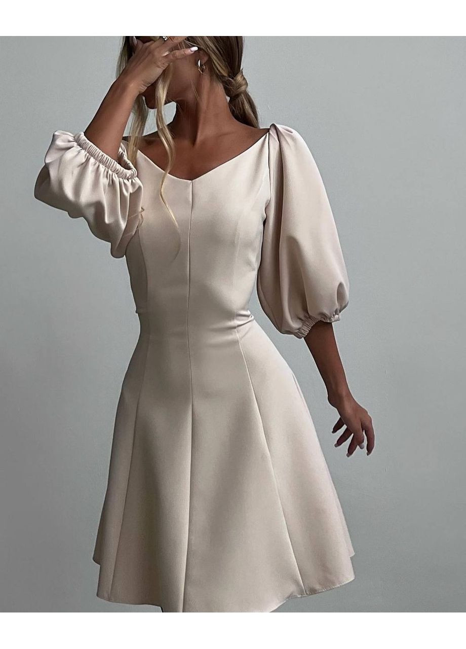 Бежевое праздничный, вечернее женское мини платье с объемными рукавами. с открытыми плечами MonCher