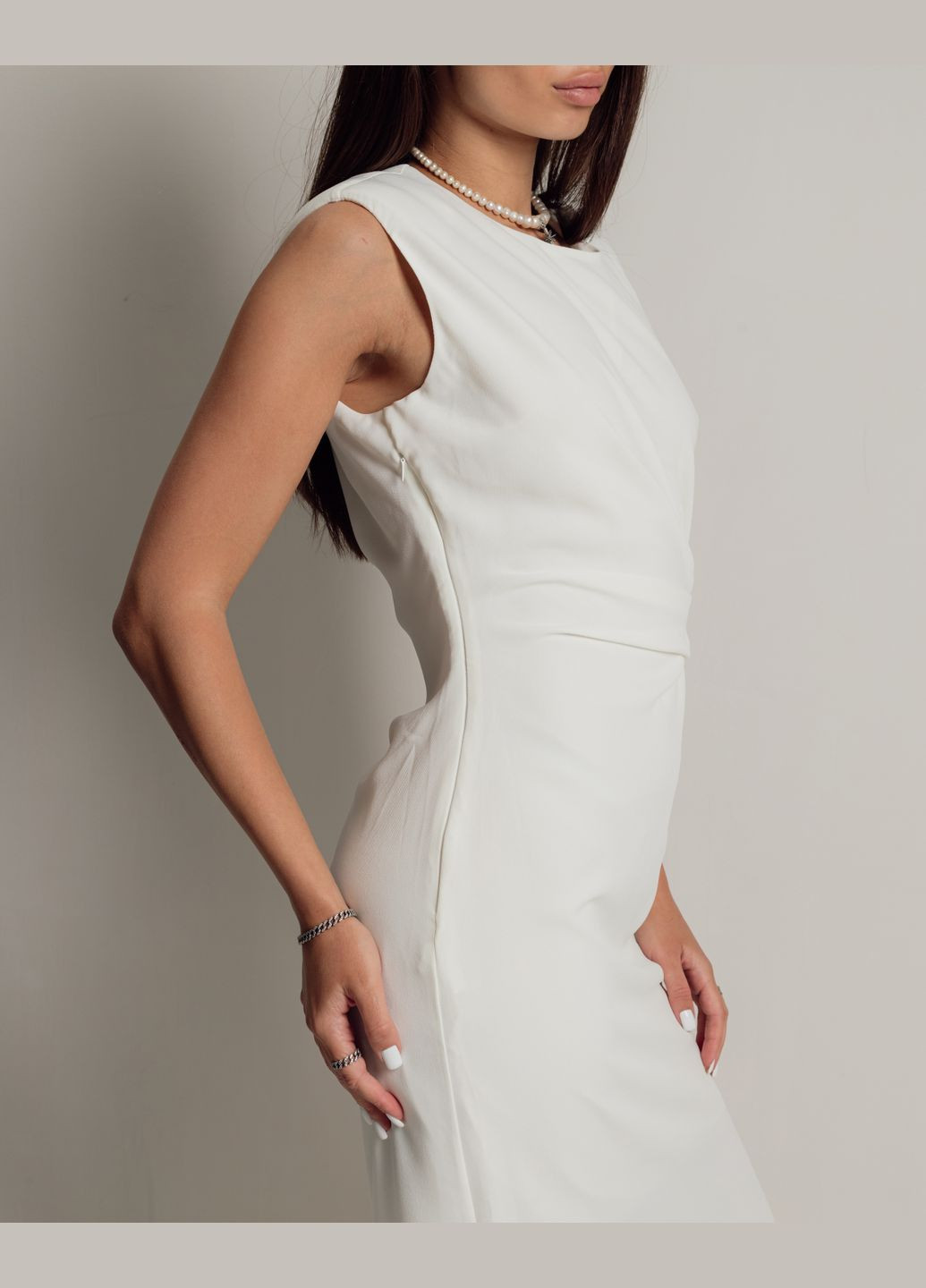 Молочное вечернее платье длинное женское приталенное Phardi