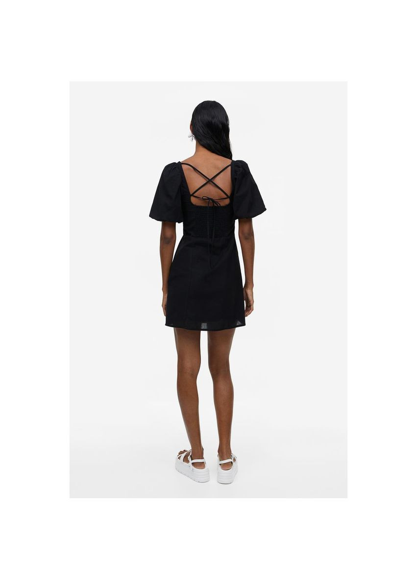 Черное кэжуал платье в соссиаве со льном H&M однотонное