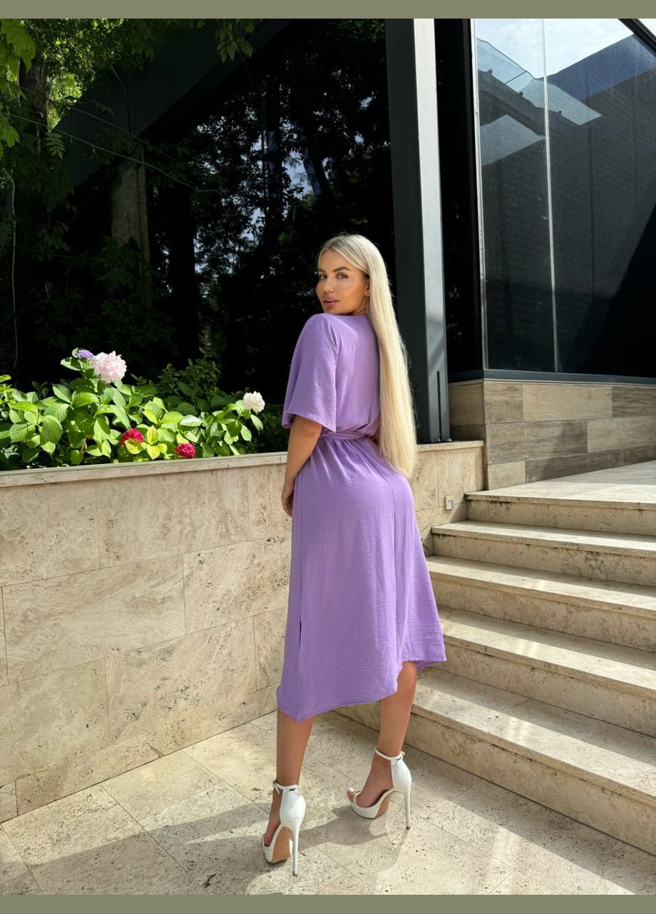 Лавандовое повседневный легкое платье на запах с поясом лавандового цвета 32329 на запах No Brand однотонное