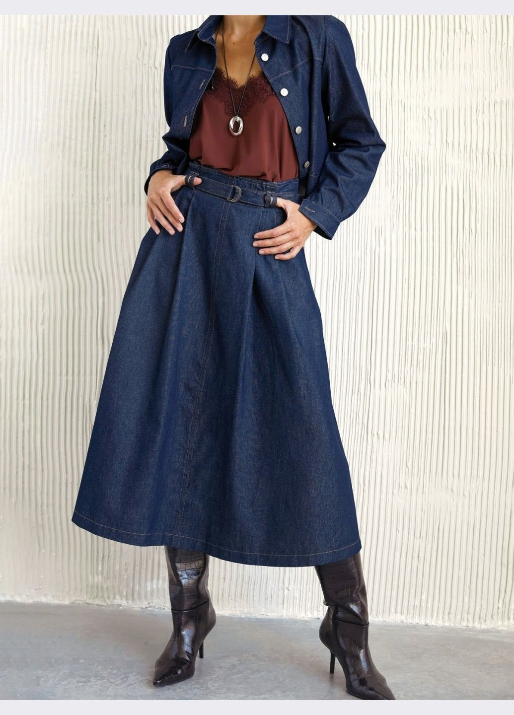 Темно-синяя однотонная джинсовая юбка-миди тёмно-синего цвета Dressa