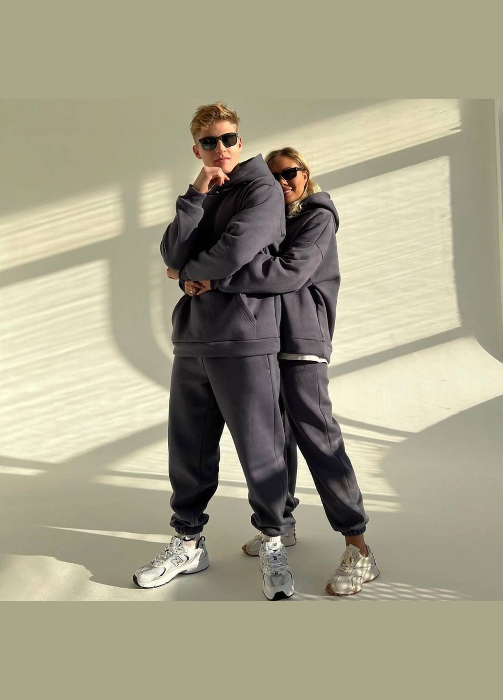 Серый зимний костюм на флисе с худыми и джогерами Adelante