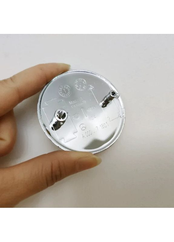 Эмблема капота хром+ d=57мм (на 2 направляющих) OEM A0008171801 Mercedes-Benz (369609944)