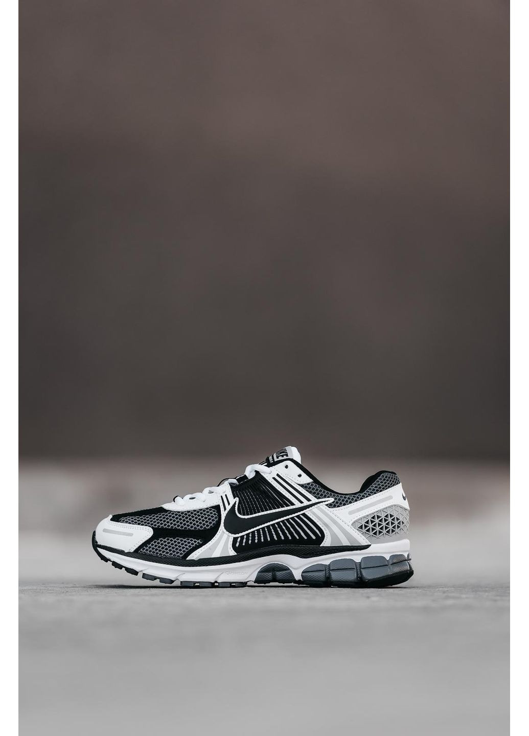 КРОСІВКИ ЖІНОЧІ NIKE ZOOM VOMERO 5 BLACK WHITE V2 НАЙК АІР ЗУМ ВОМЕРО 5 No Brand чорні демісезони (369392469)