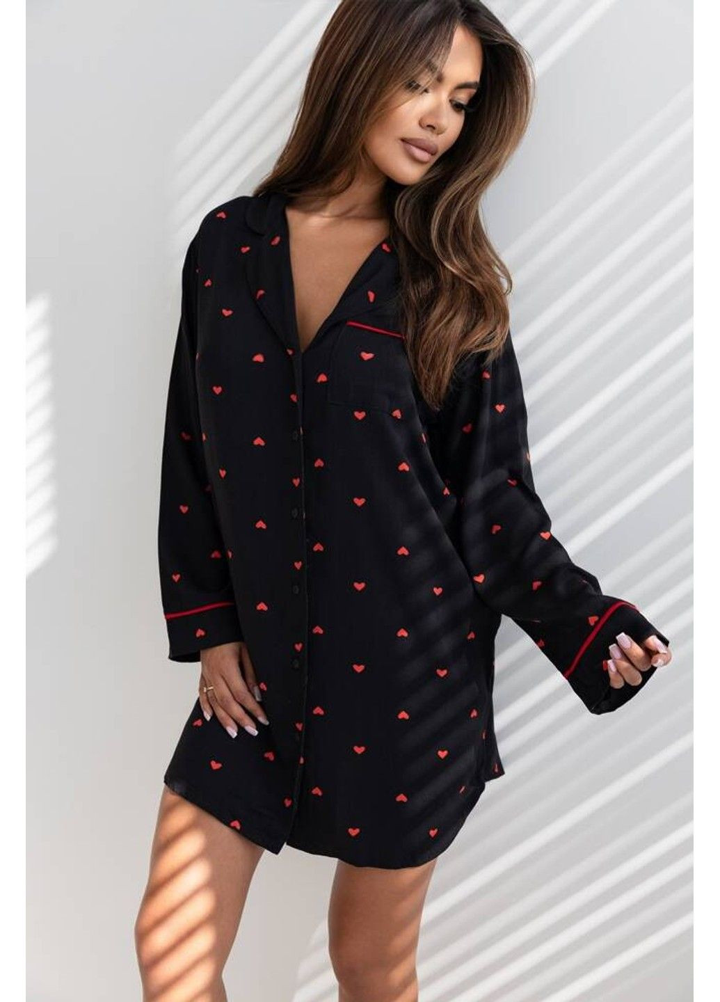 Ночная рубашка из вискозы черная Rolling In Love S2020207 Sensis (278052689)