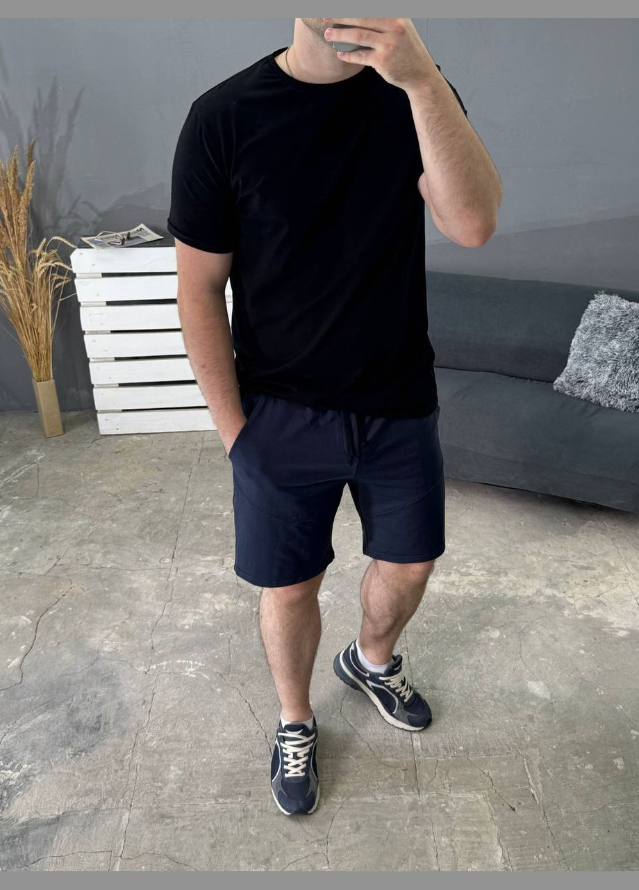 Темно-синій літній чоловічій літній комплект crocs темно-сині шорти та чорна базова футболка Vakko