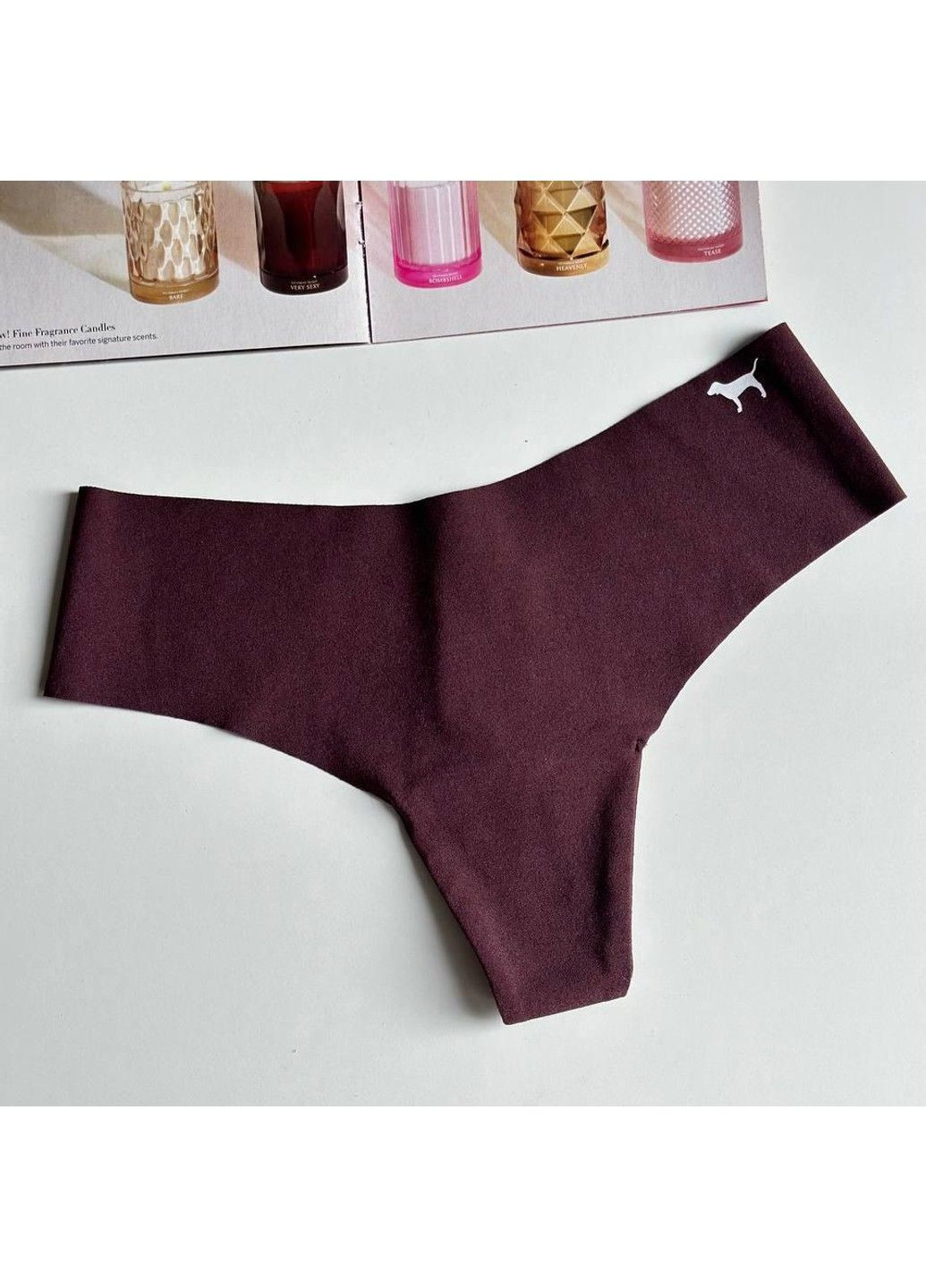 Трусики-стринги женские бесшовные PINK No-Show Thong Panty коричневые M Victoria's Secret (316659355)