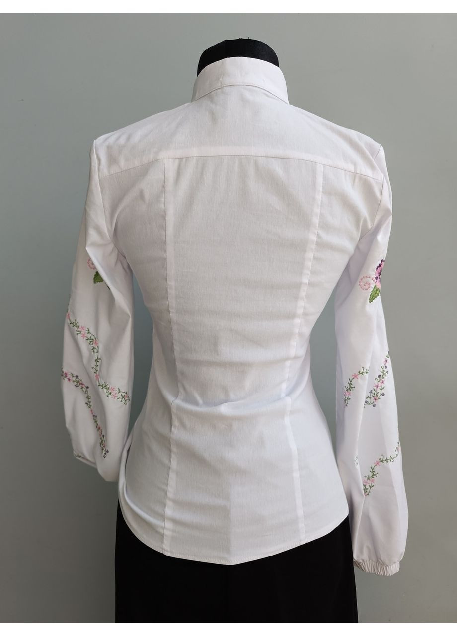 Белая женская блузка с вышивкой 2 Льва (354830325)