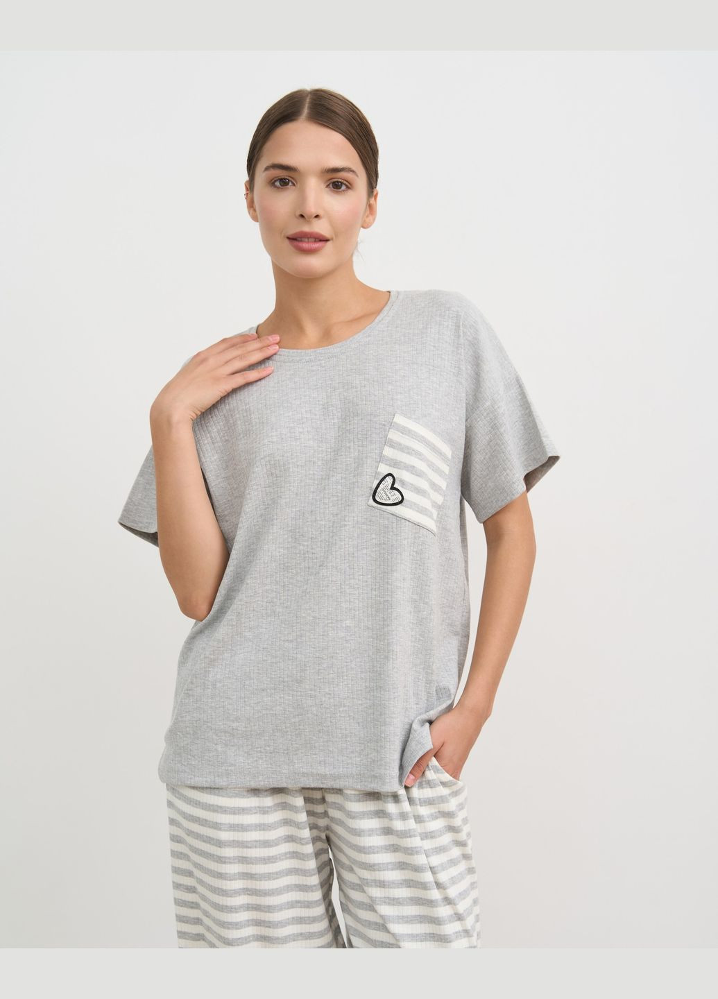 Светло-серая женский комплект футболка и штаны в полоску Nicoletta