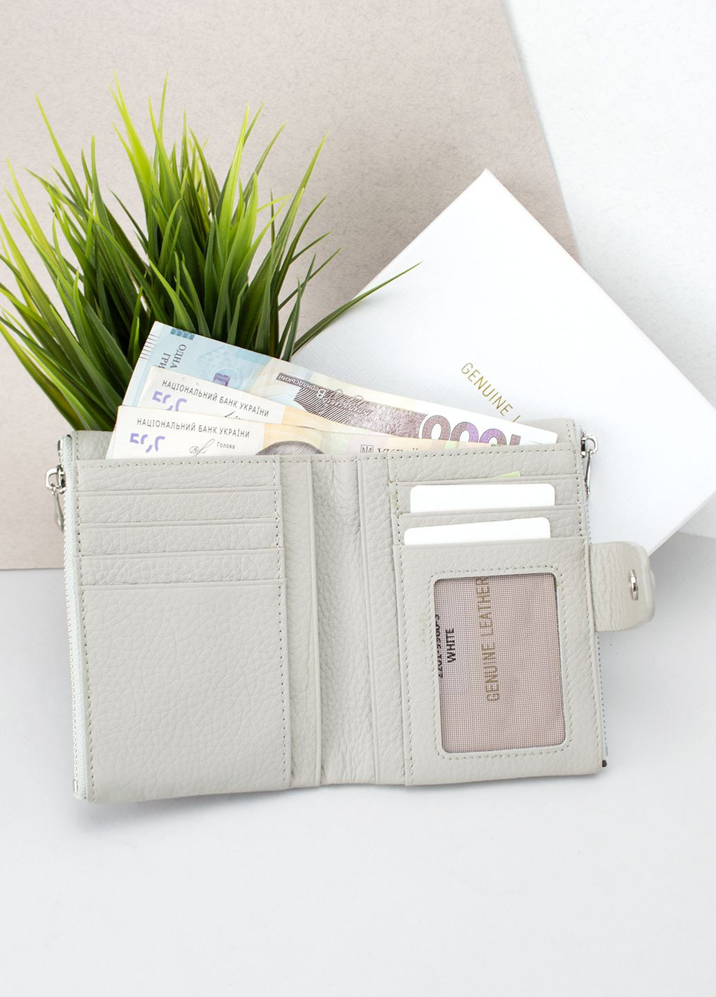 Гаманець жіночий шкіряний 2201-9960 світло-сірий на кнопці Classic (295370012)