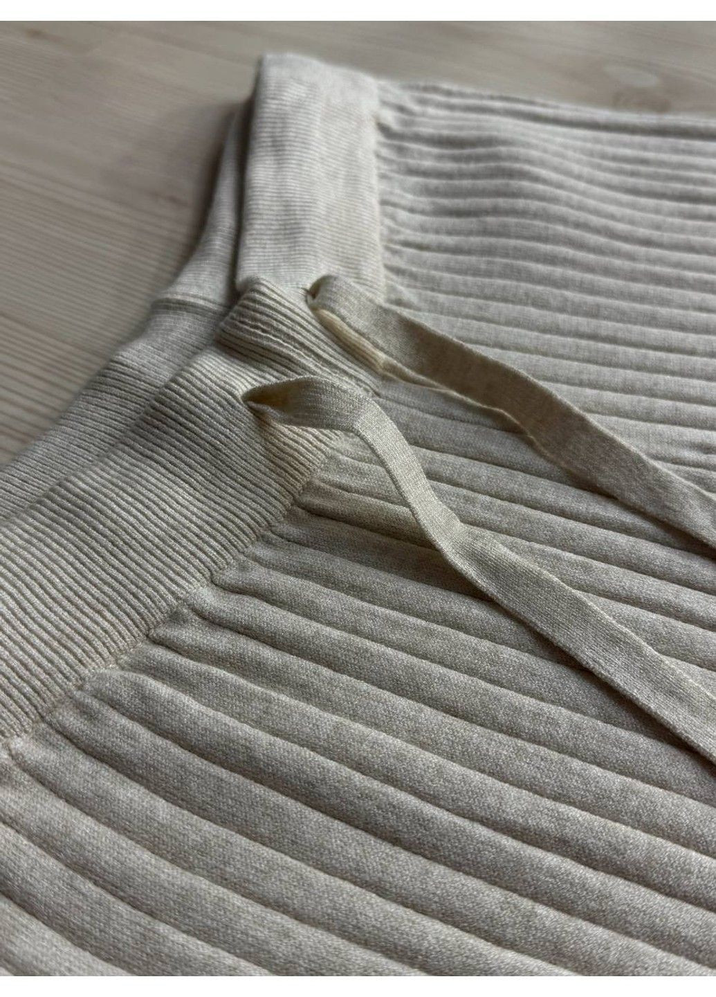 Костюм женский Joy One 376 вязаный в рубчик с кофтой на молнии и брюками палаццо No Brand (364652934)