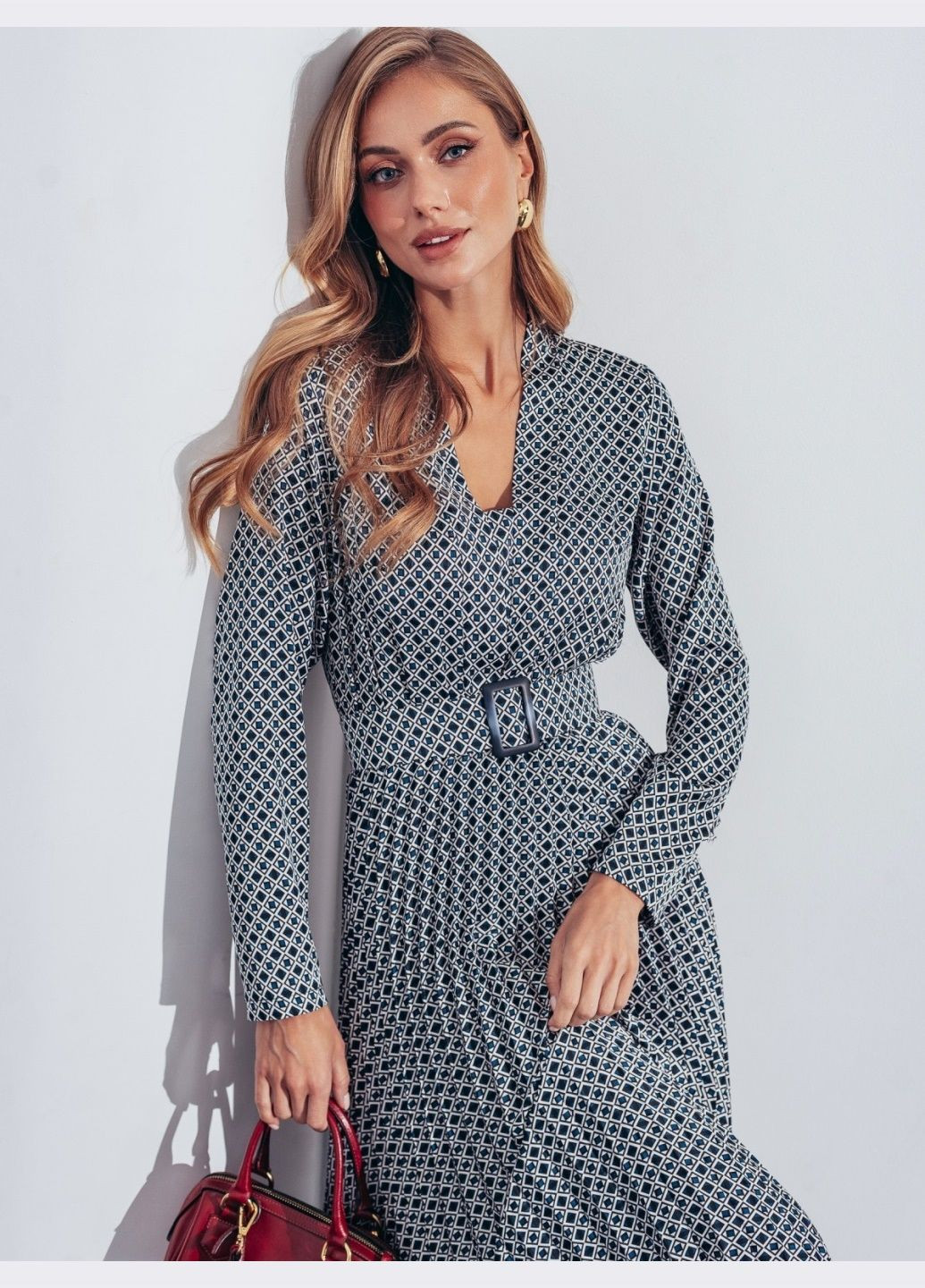 Синее кэжуал платье-миди синего цвета с плиссировкой Dressa