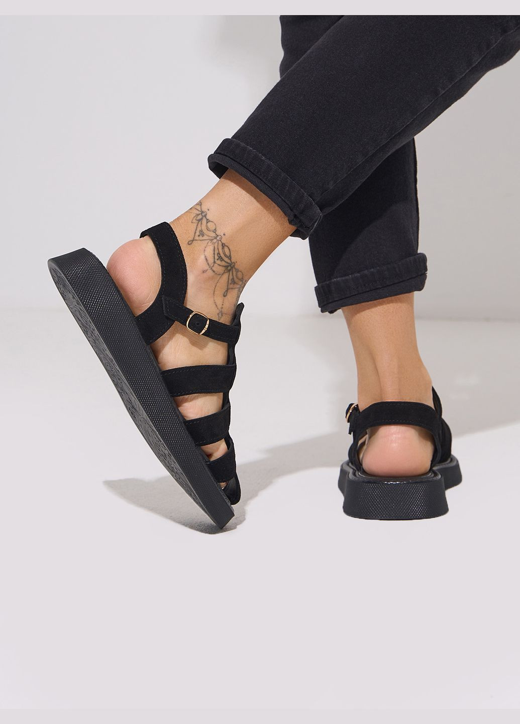 Черные босоножки ISSA PLUS с ремешком