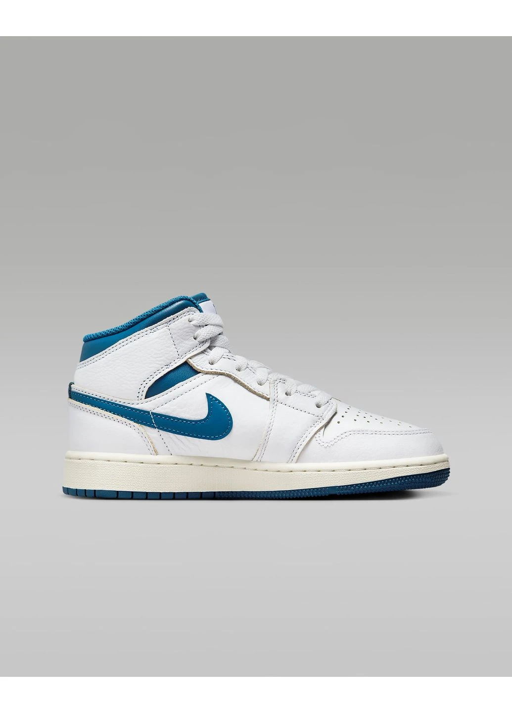 Білі кросівки 1 mid se gs white fn7432-141 демісезон Air Jordan