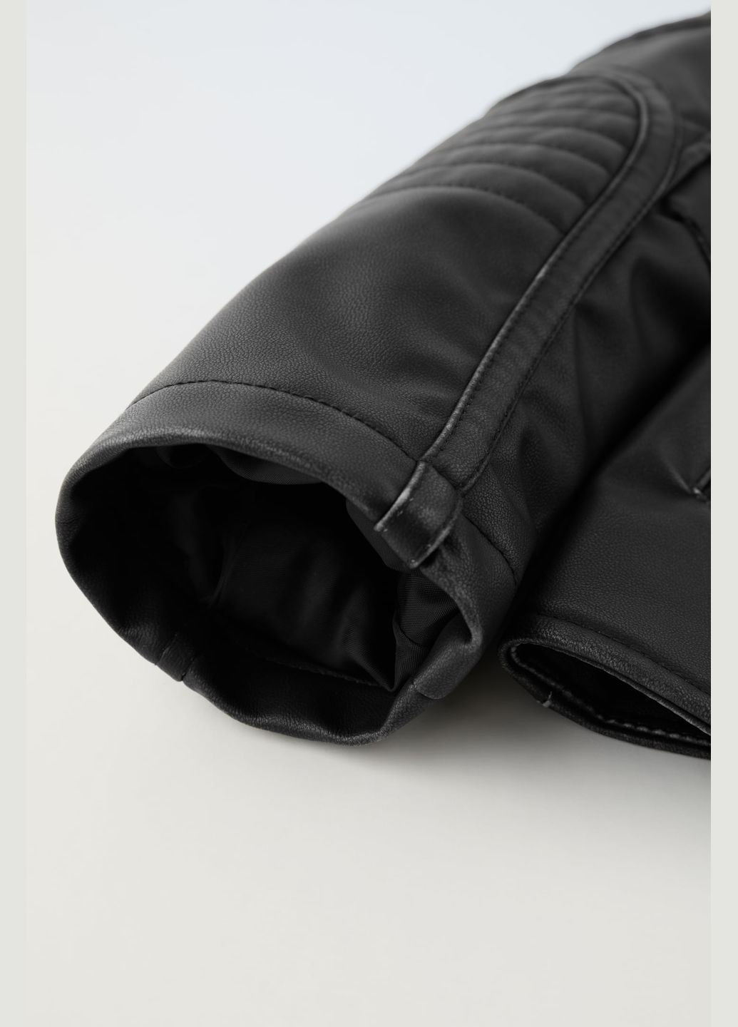 Чорна демісезонна куртка бомбер для хлопчика чорна 5854706800 Zara