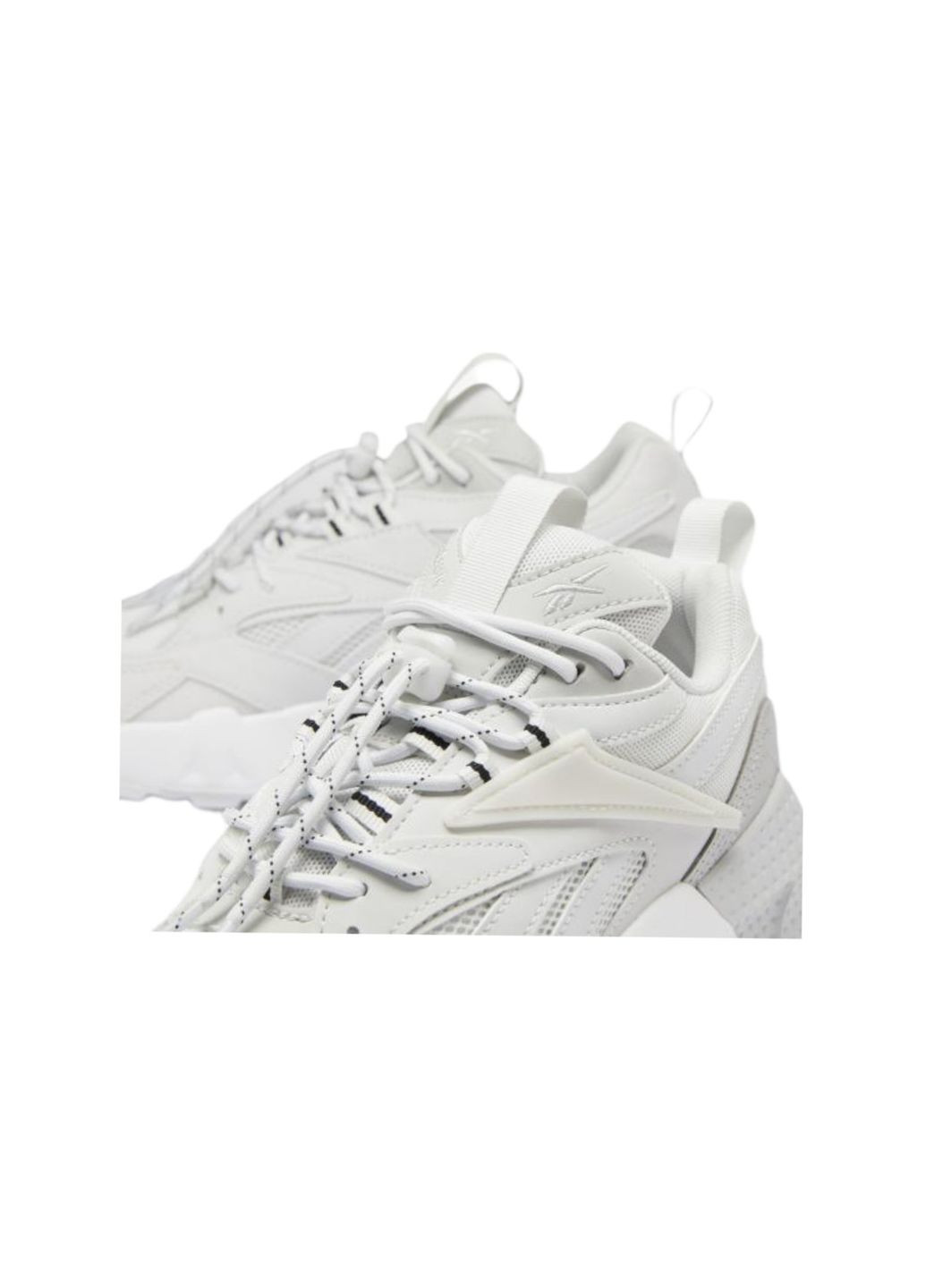 Білі всесезонні кросівки aztrek double Reebok