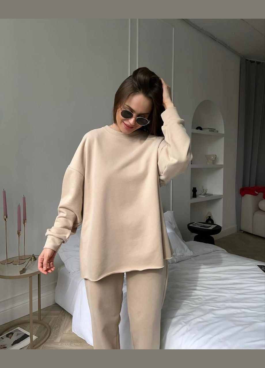 Повсякденний бежевий костюм-двійка вільного крою, комфортний та стильний – ідеальний вибір для щоденних зручних образів. No Brand 355-3 (317644903)