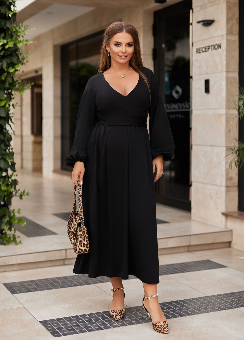 Черное праздничный, коктейльное, вечернее вечернее платье с длинными рукавами клеш, колокол, а-силуэт No Brand однотонное