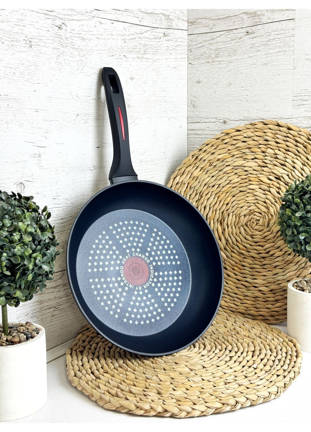 Сковорода 26 см Black Space IN0026BS Intrendo (366153346)