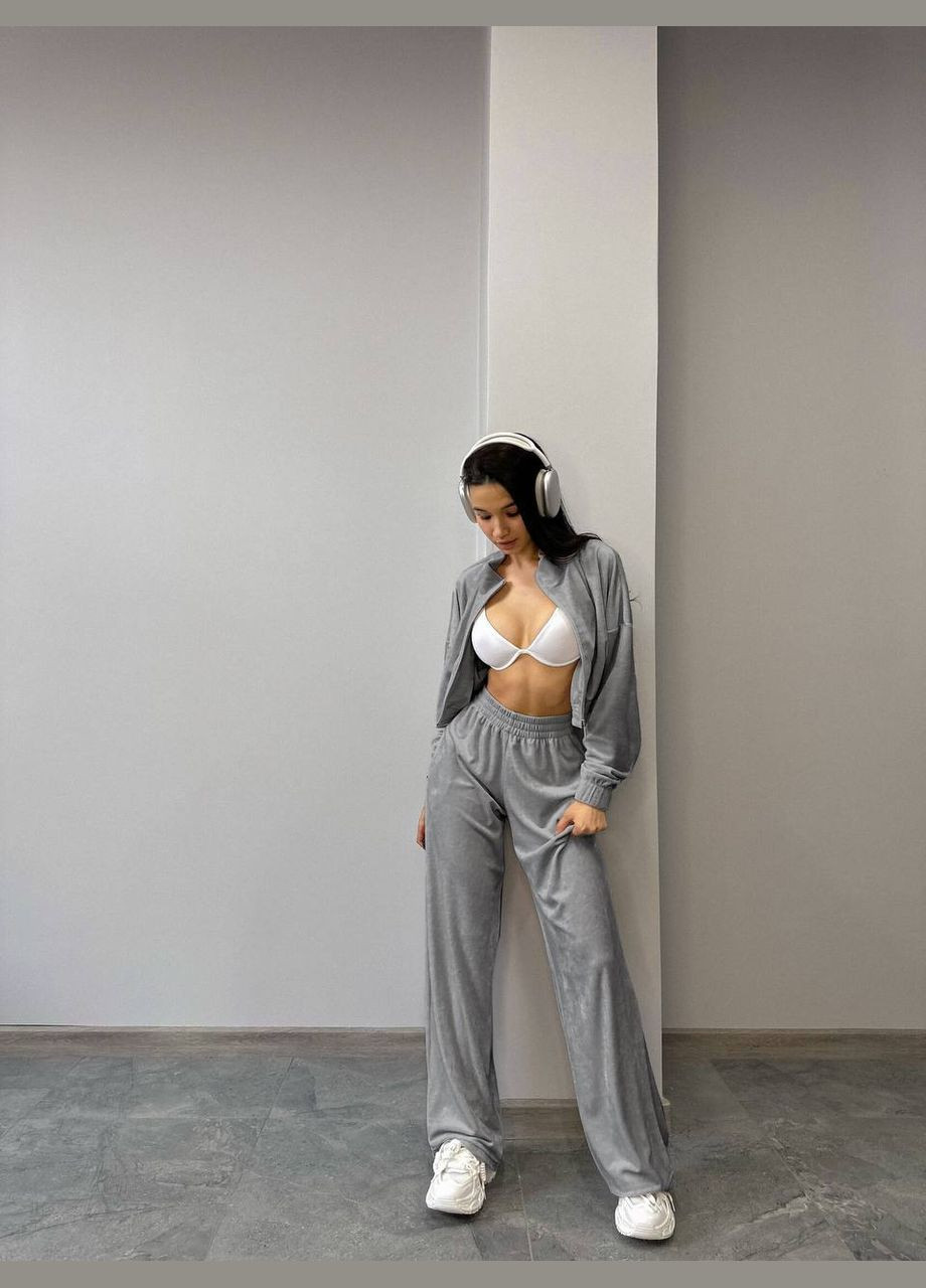 Жіночий велюровий костюм Avanti (323202104)