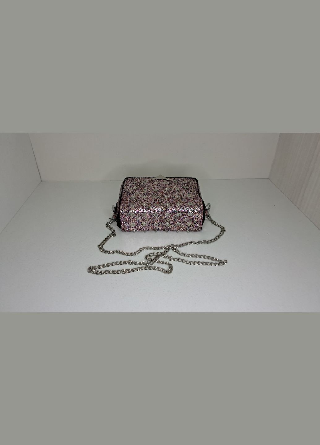 Жіноча сумка на довгому ланцюжку No Brand (317354637)