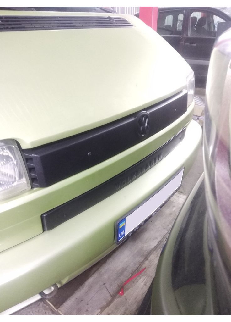 Зимова верхня накладка на решітку Глянсова на косу морду для Volkswagen T4 Caravelle/Multivan 1990-2003 рр Digital Designs (367991645)