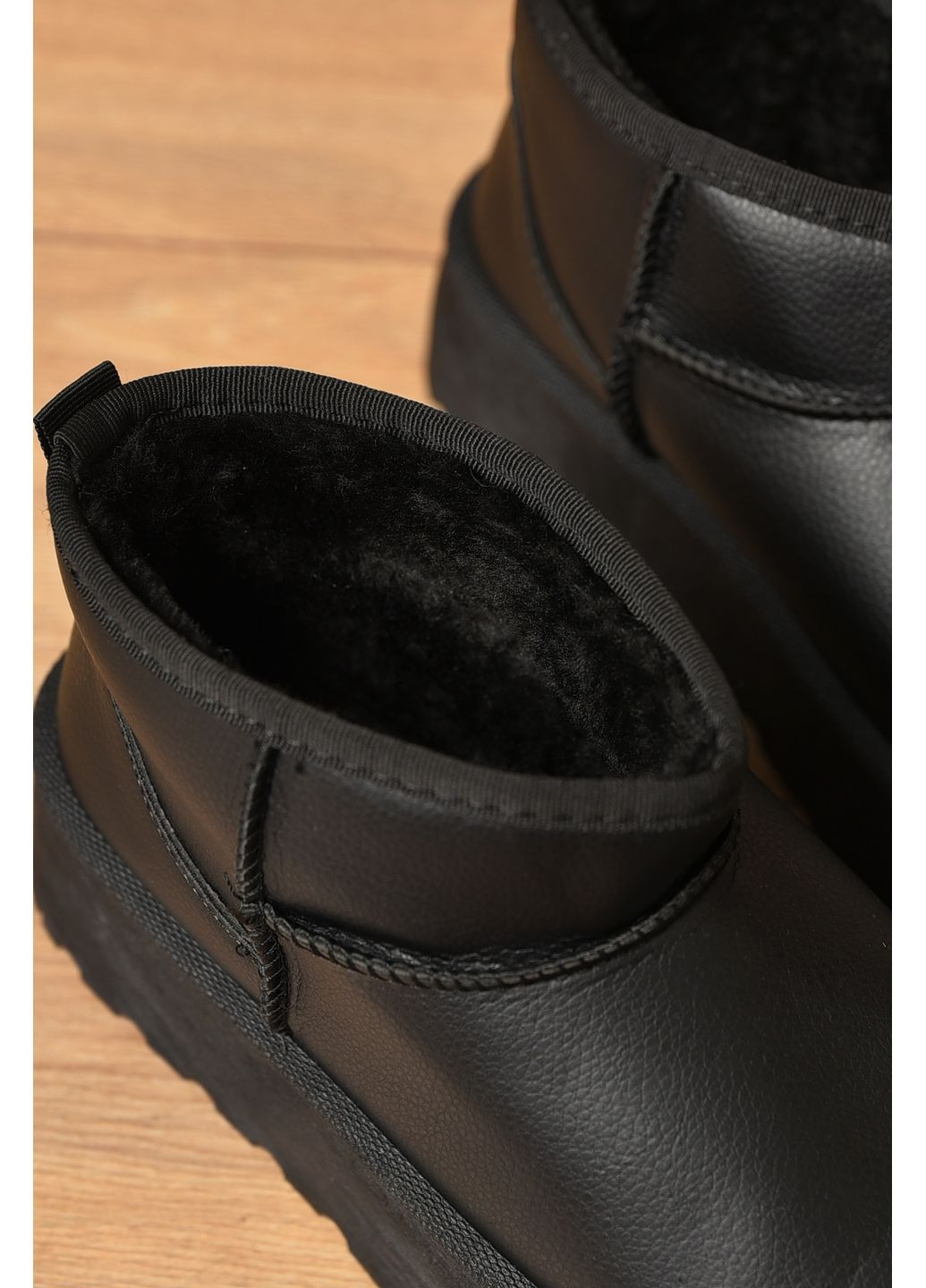 Уггі жіночі на хутрі чорного кольору Let's Shop (352690181)