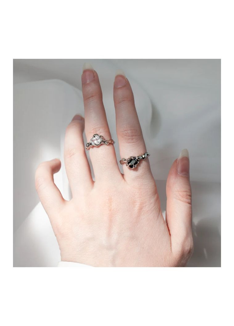 Готическое колечко с черным кристаллом серебристое кольцо минимализм стиль унисекс нежная причудливой формы фэнтези с камнем No Brand (331155364)