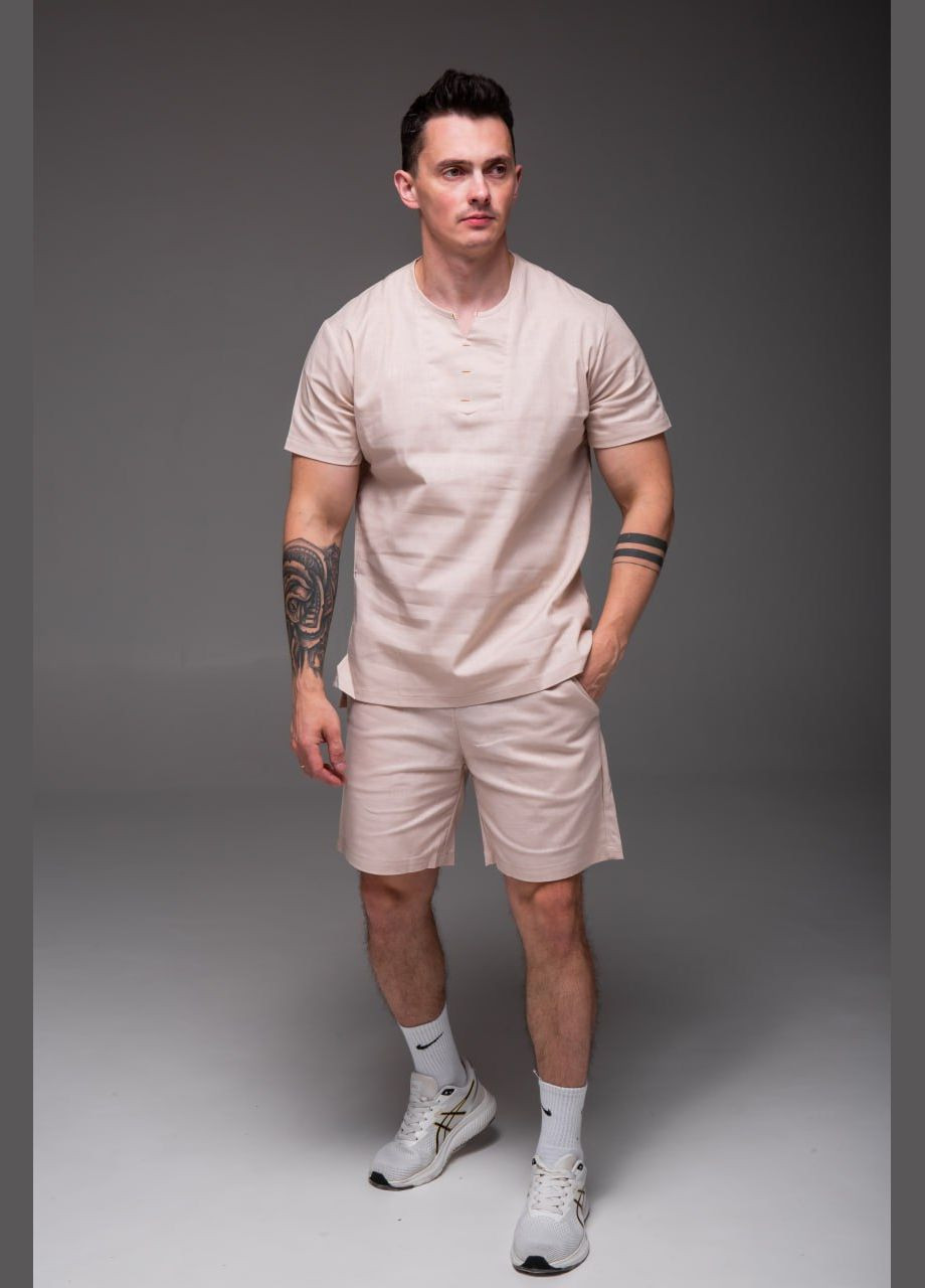Бежевый летний стильный и лаконичный комплект на лето с шортами, с рубашкой Vakko