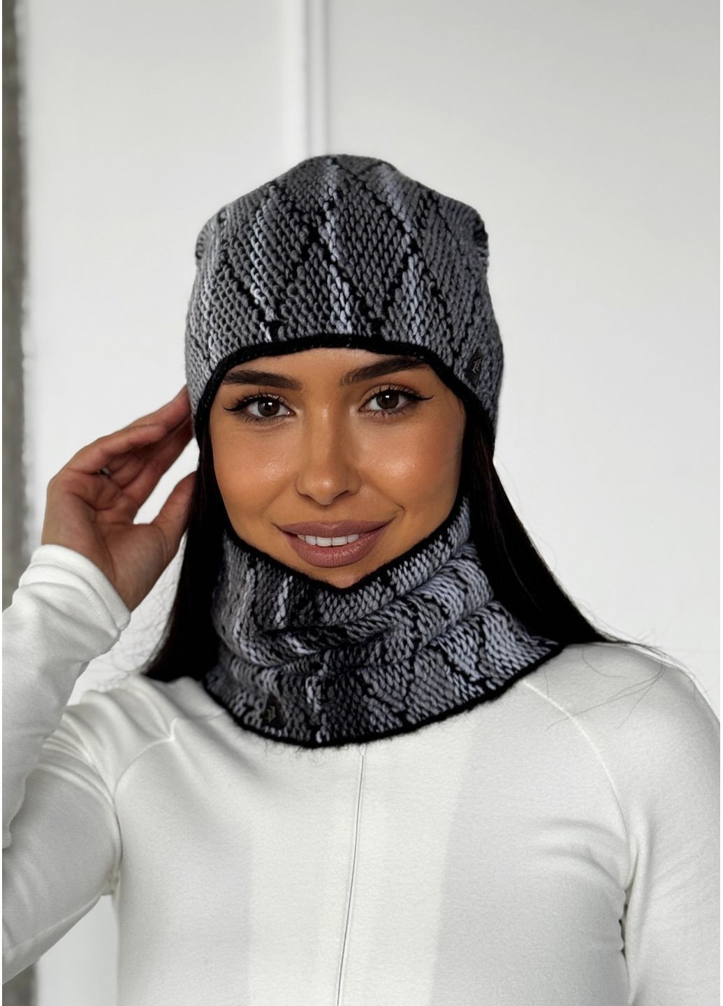 Жіночий комплект шапка і баф із об'ємною в'язкою InFashion Комплект шапка і баф (366030228)