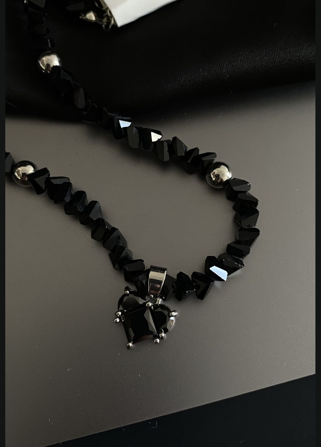 Ожерелье с сердцем черного цвета 31906 No Brand (348555646)