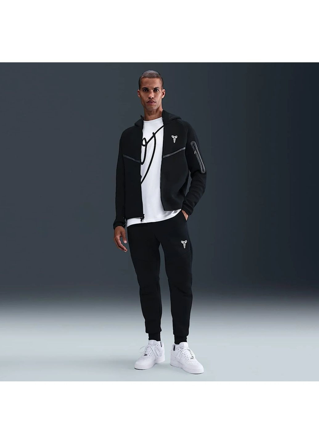 Черные демисезонные брюки Nike