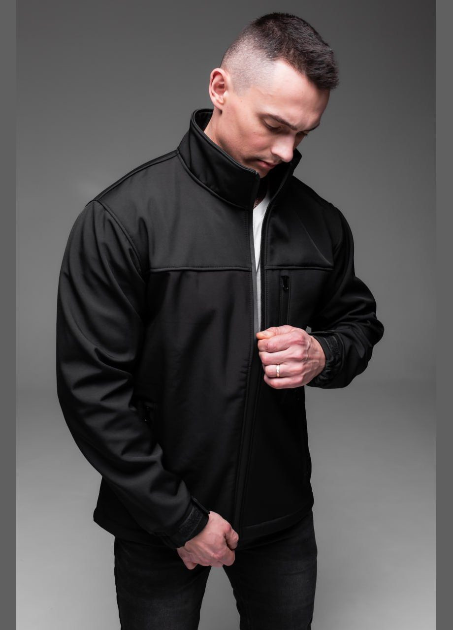 Черная демисезонная куртка на флисе без капюшона softshell Vakko
