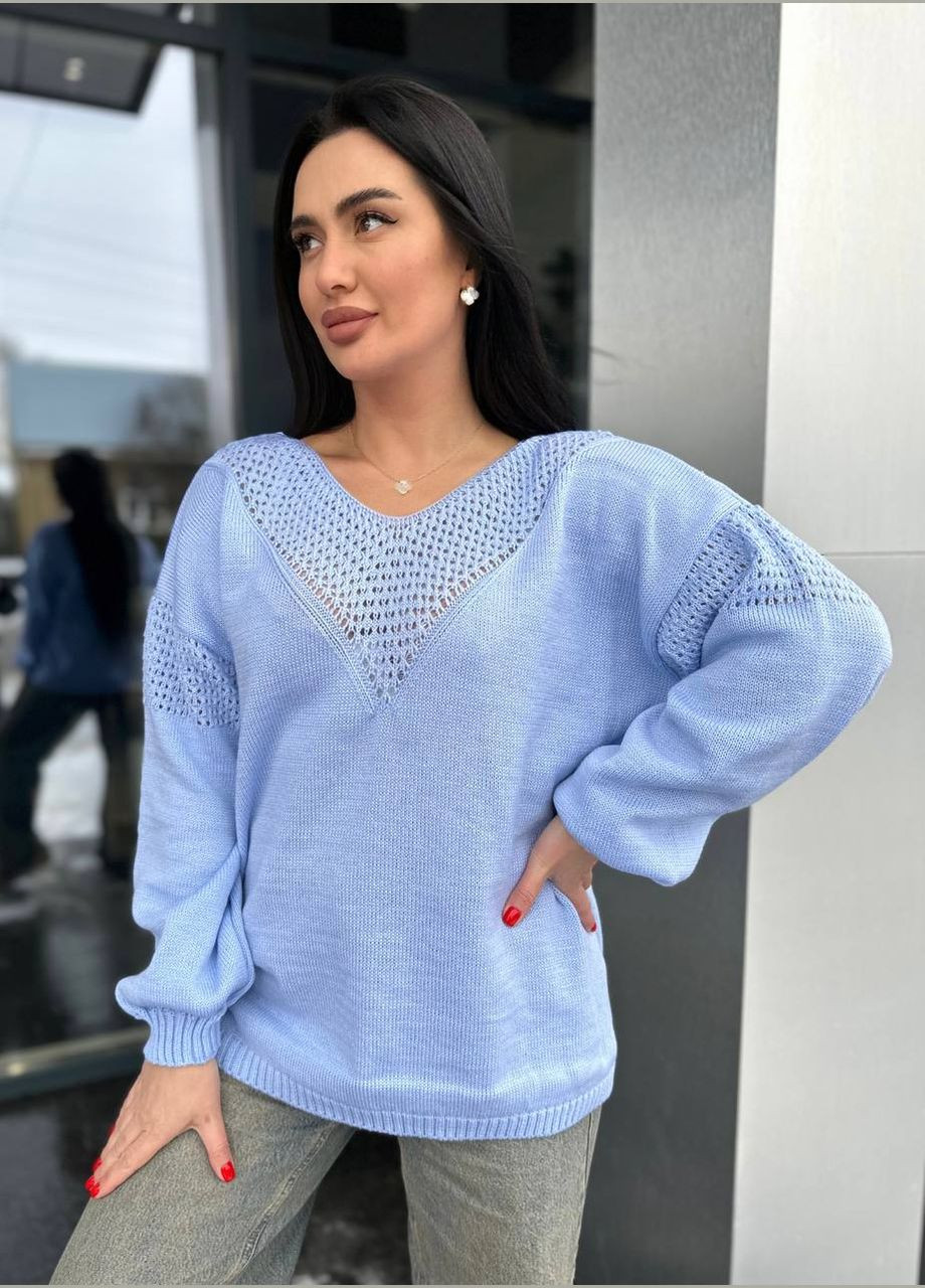 Легкий жіночий светр із вирізом блакитного кольору 31725 Fashion (323483607)
