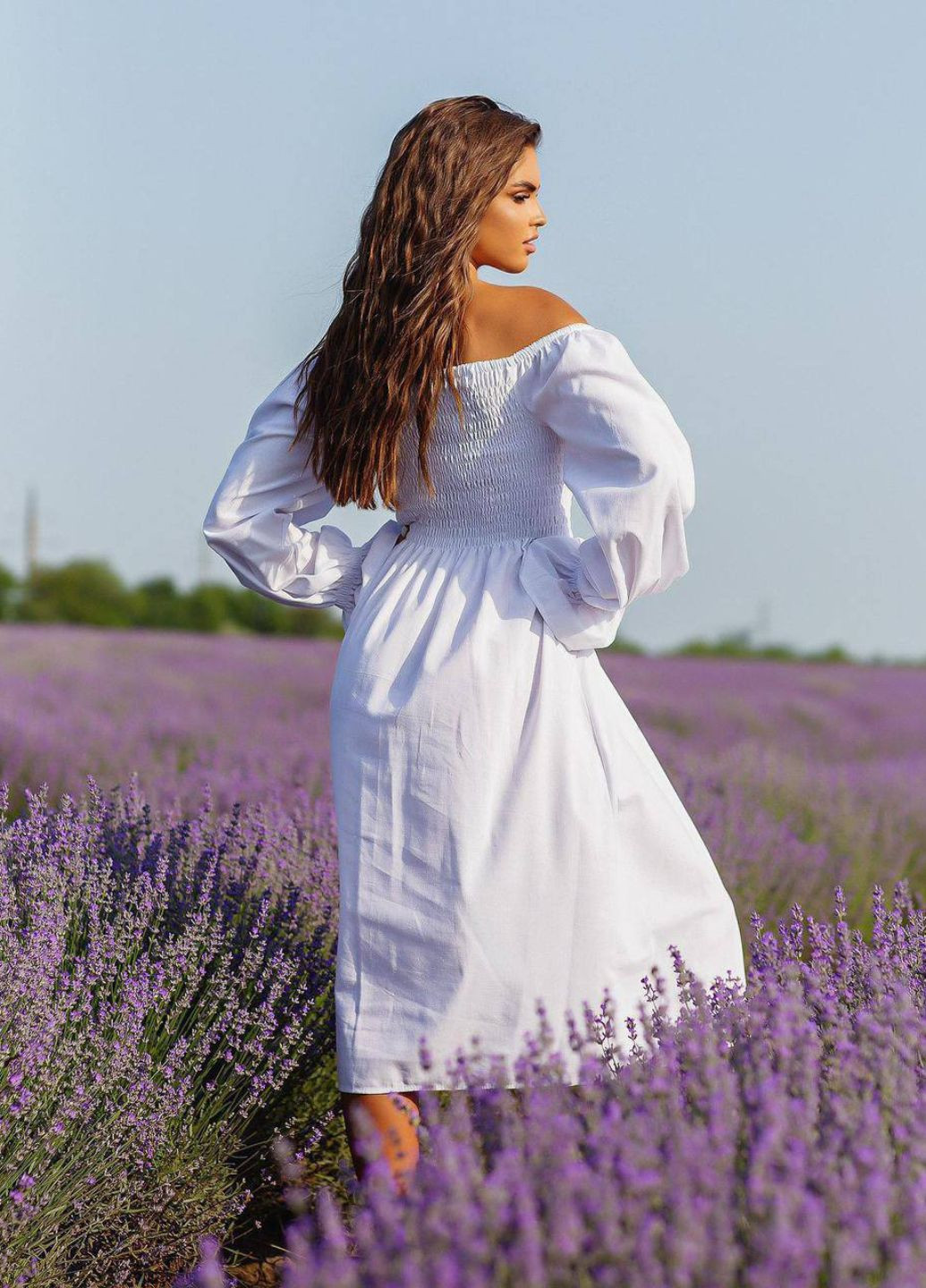 Білий повсякденний жіноча лляна сукня міді з рукавами ліхтариками з відкритими плечима Україна однотонна