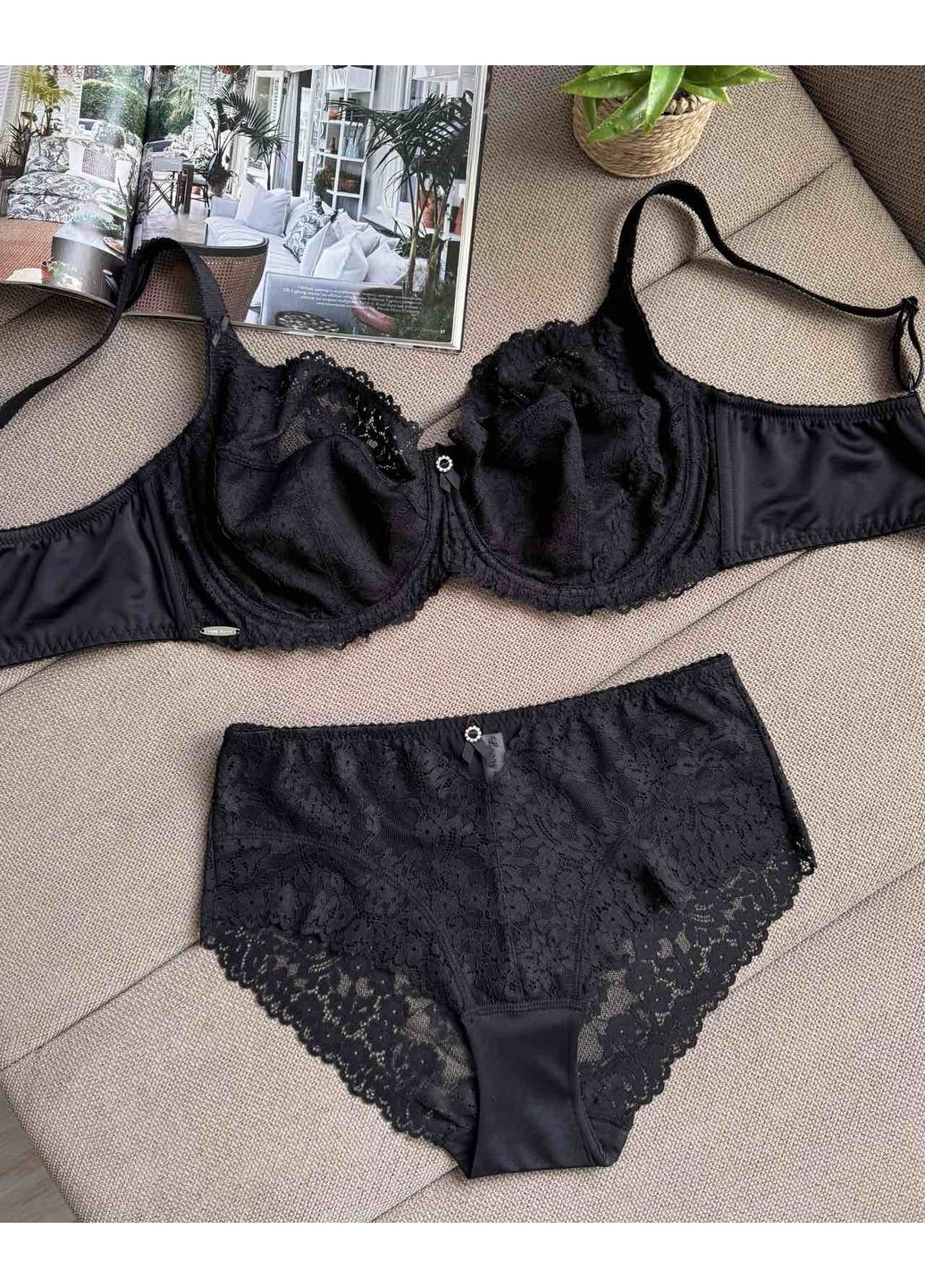 Чорний демісезонний комплект чашка д Lanny Mode