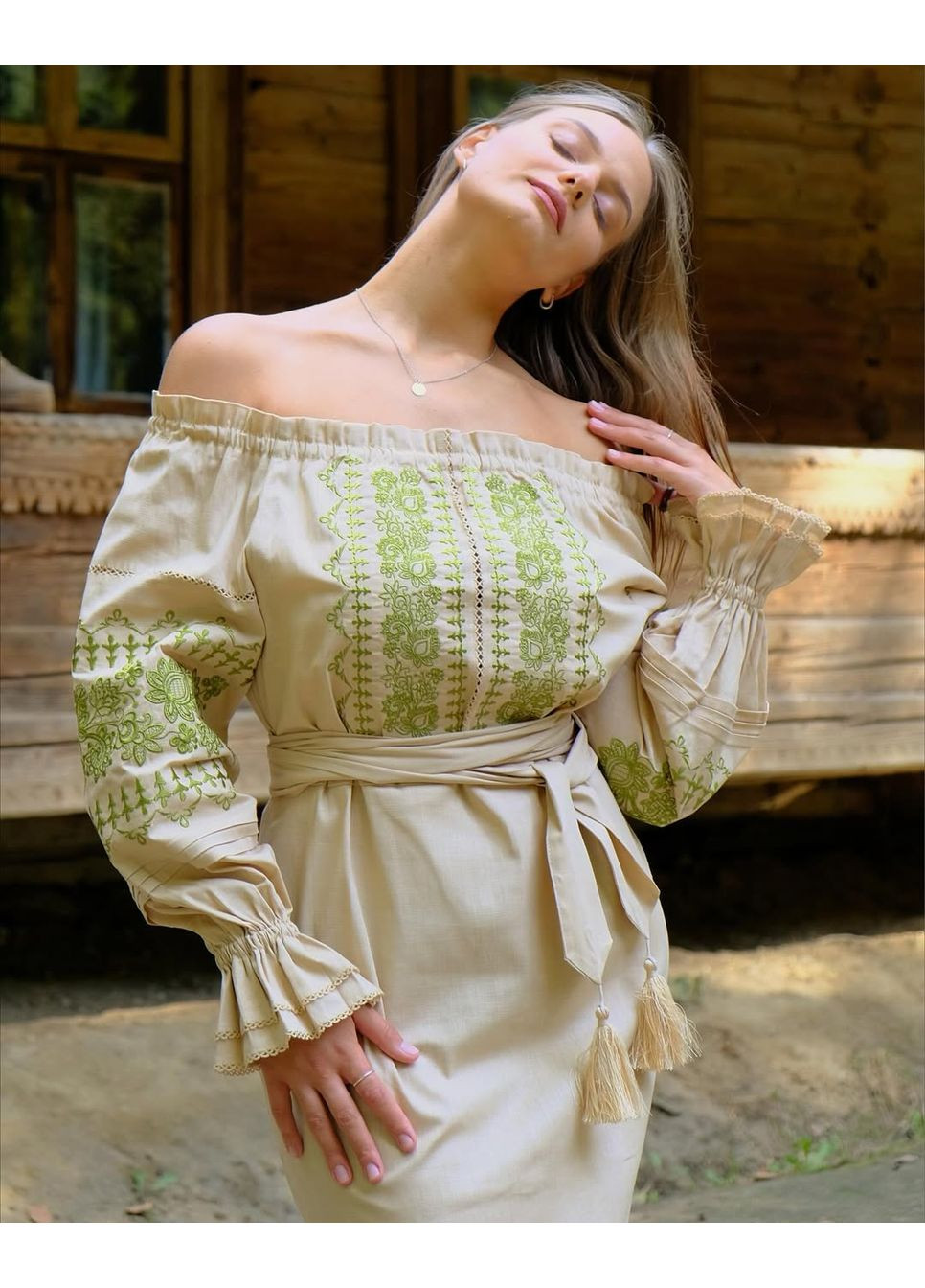 Бежевий зимній жіноча вишита сукня з плахтою феміда бежева з зеленим Galychanka 7436