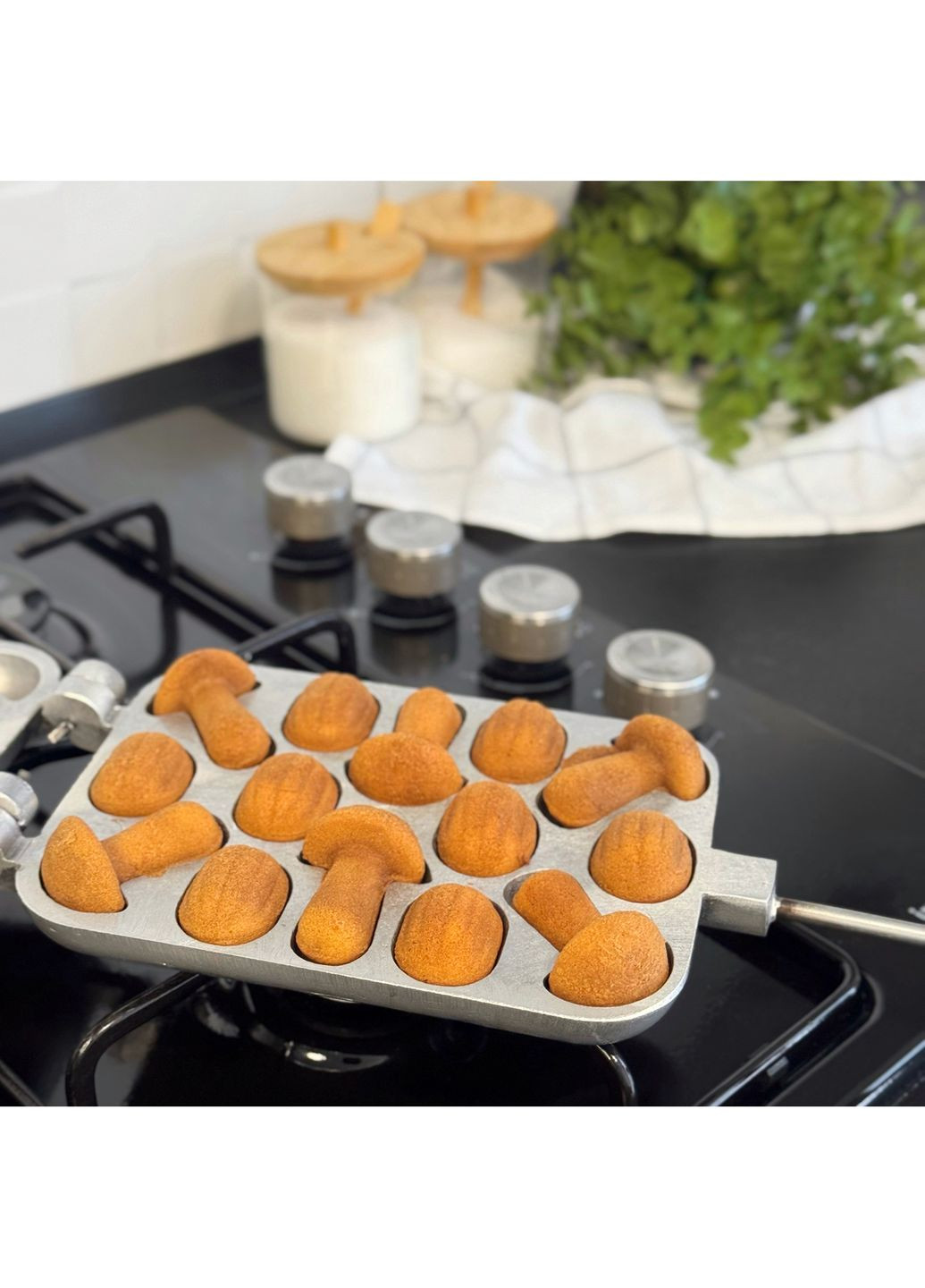 Форма алюмінієва для випікання печива на плиті горішниця горішниця «Лісові частування» (горішки та грибочки) Ласунка (314908781)