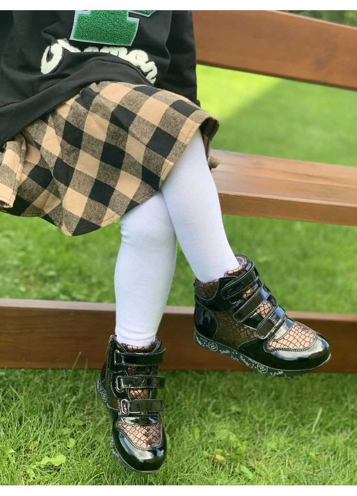 Черные ботинки осенние 1210 для девочек чёрные, лак. размер 26 Topitop