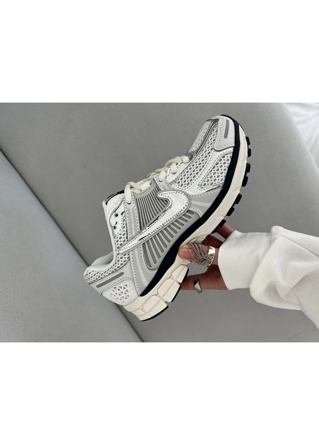 Комбіновані всесезонні nike zoom vomero 5 silver Vakko
