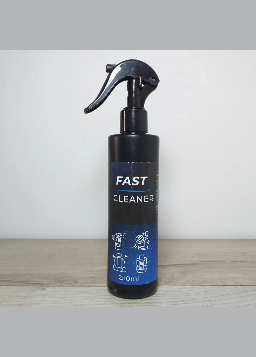 Засіб для очищення оббивки салону та пластику, оббивки диванів, крісел,ківрів, шкіри Fast Cleaner 250 мл No Brand (356130655)