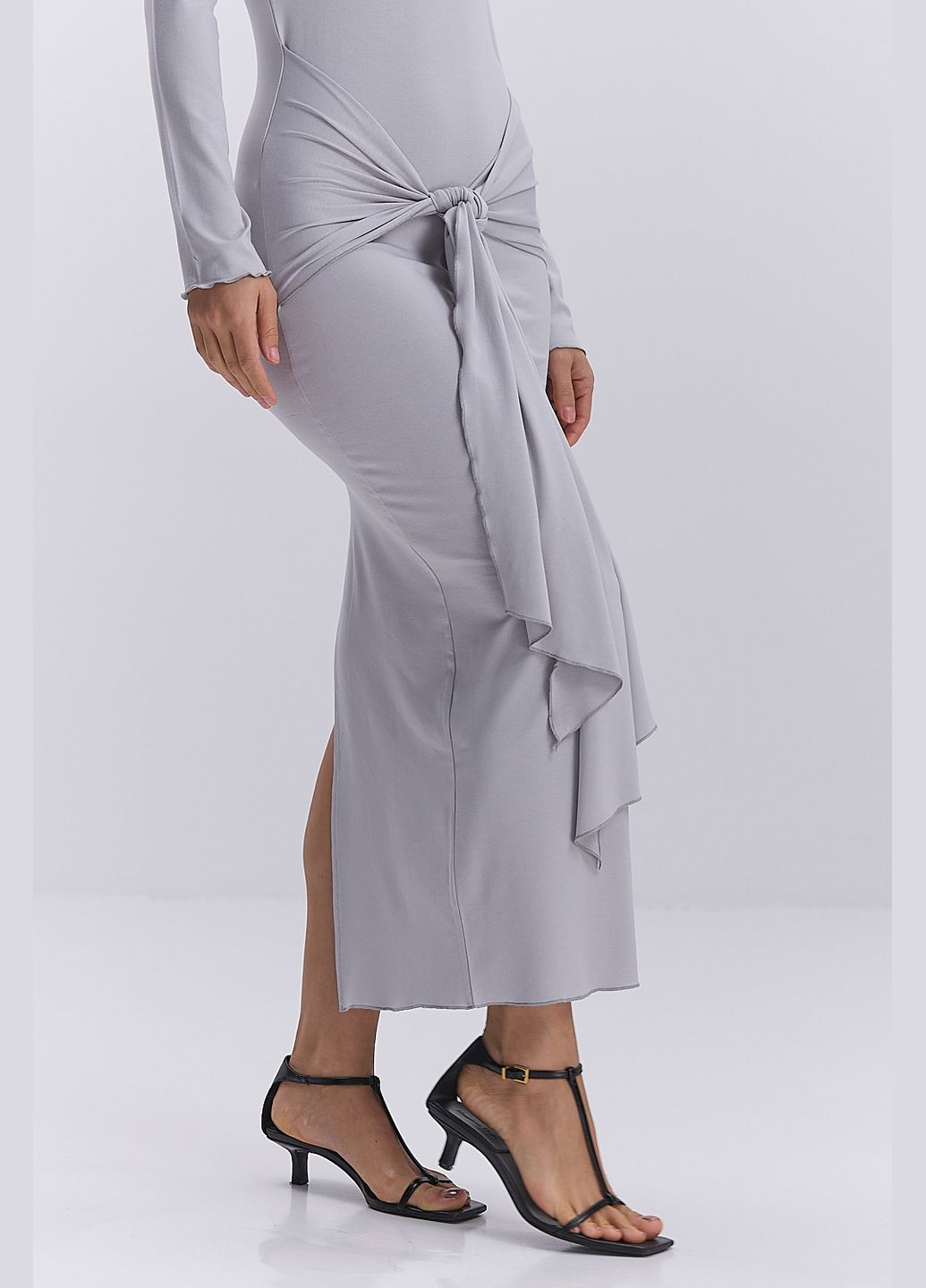 Сіра довга сукня з широкими декоративними зав`язками Arjen