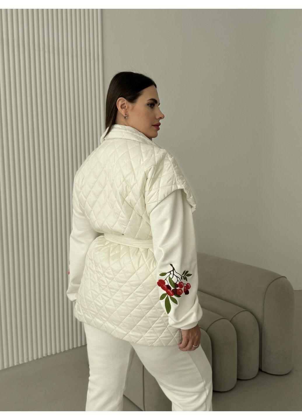 Жилет стеганый с поясом No Brand (369502156)