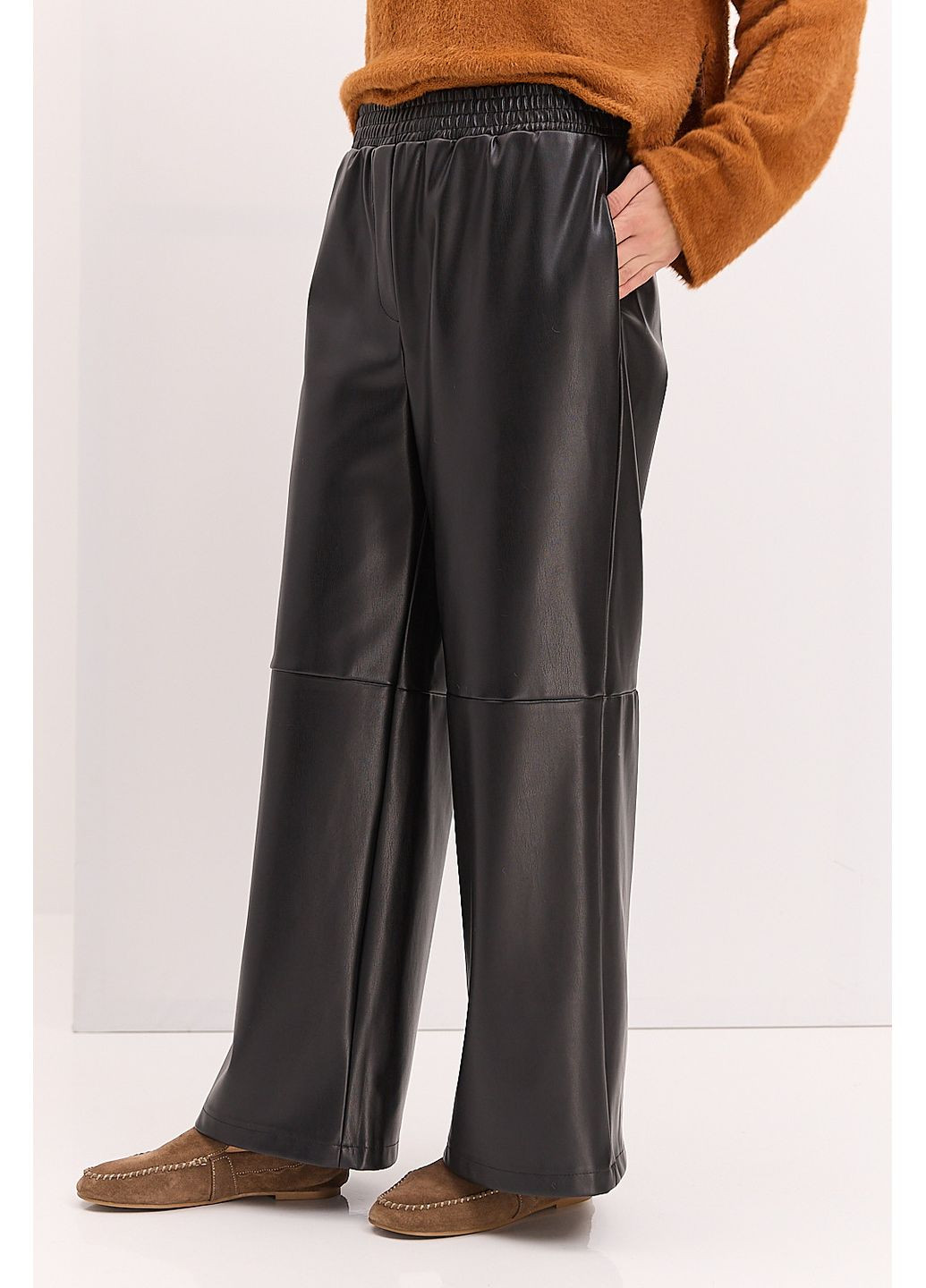 Жіночі штани з екошкіри сірі з горизонтальними швами Arjen (361056677)