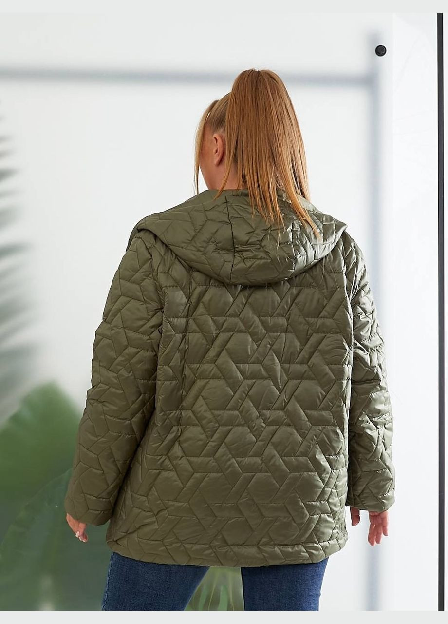 Оливкова (хакі) демісезонна куртка жіноча батал демісезонна хакі стьобана з синтепоном на косу блискавку і капюшоном косуха Viki Куртка