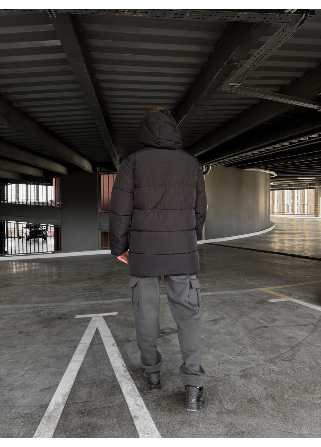 Черная зимняя зимняя куртка удлиненная на пухе No Brand